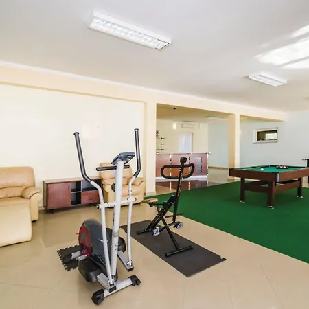 Ksenija - Six Bedroom With Pool *