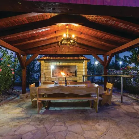 Tatil Evi Ksenija - Six Bedroom With Pool *