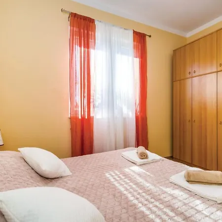 Tatil Evi Ksenija - Six Bedroom With Pool *