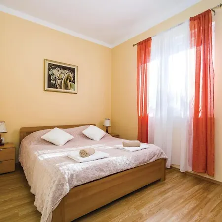 Tatil Evi Ksenija - Six Bedroom With Pool *