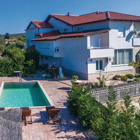 Tatil Evi Ksenija - Six Bedroom With Pool Debeljak