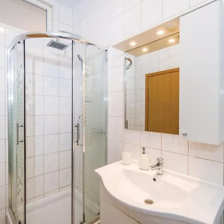 Ksenija - Six Bedroom With Pool *