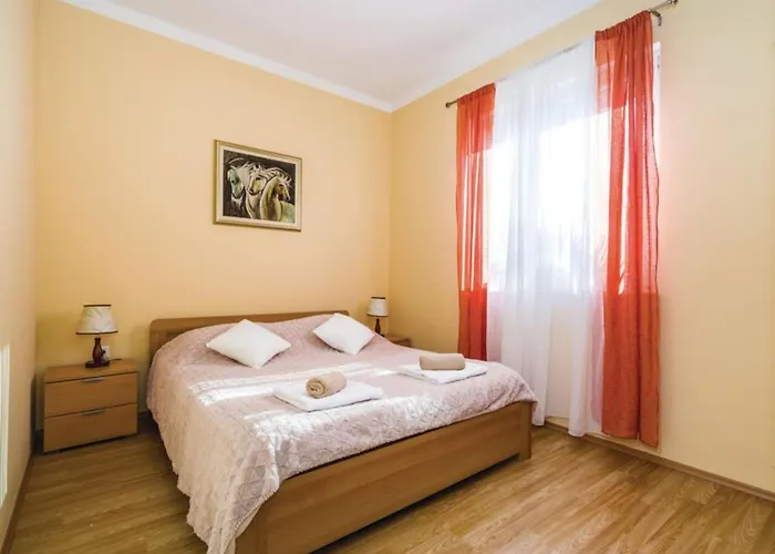 펜션 Ksenija - Six Bedroom With Pool *