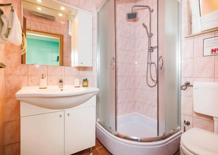 Ksenija - Six Bedroom With Pool
