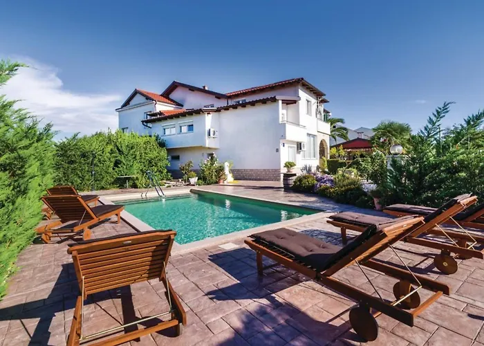 Ksenija - Six Bedroom With Pool