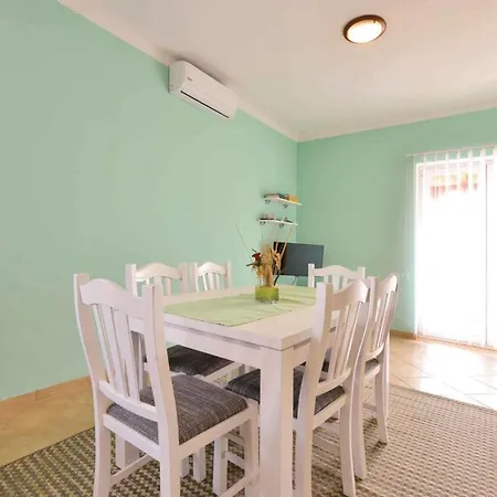 Ksenija - Six Bedroom With Pool * Debeljak