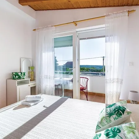 Ksenija - Six Bedroom With Pool