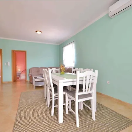 Ksenija - Six Bedroom With Pool