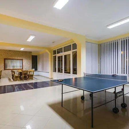 Ksenija - Six Bedroom With Pool Holiday home