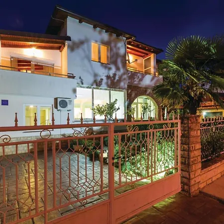 Ksenija - Six Bedroom With Pool Debeljak