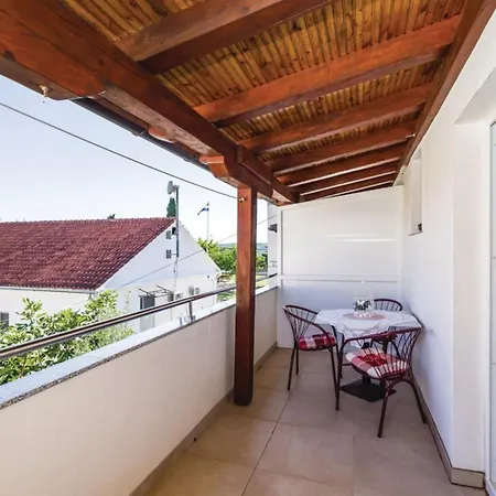 Ksenija - Six Bedroom With Pool Debeljak