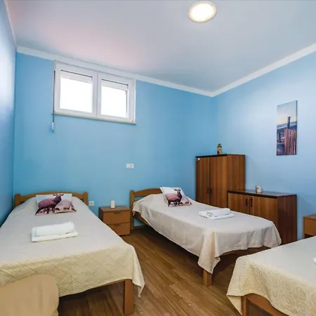 Ksenija - Six Bedroom With Pool Vakantiehuis *