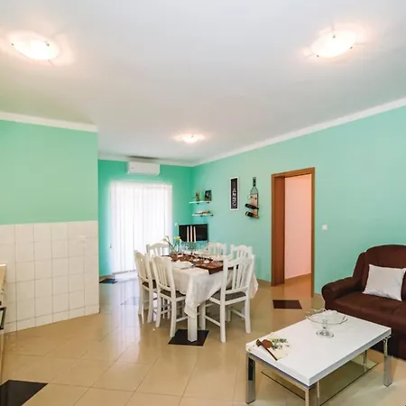 Ksenija - Six Bedroom With Pool Debeljak