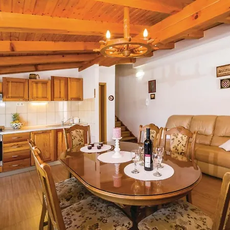 Holiday home Ksenija - Six Bedroom With Pool