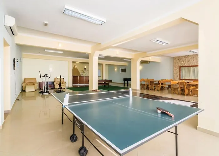 Ferienhaus Ksenija - Six Bedroom With Pool Debeljak