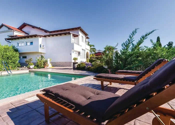 Ksenija - Six Bedroom With Pool Debeljak