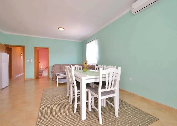 Ksenija - Six Bedroom With Pool