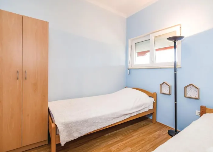Ksenija - Six Bedroom With Pool Debeljak