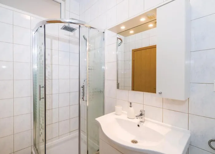 Ksenija - Six Bedroom With Pool *