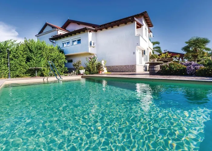 Ksenija - Six Bedroom With Pool Ferienhaus Debeljak